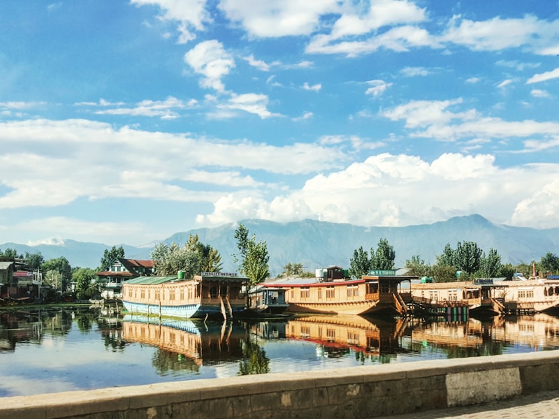 Enchanting Kashmir tour package